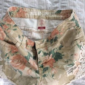 Flower print Shorts🌸